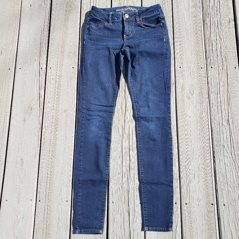 American Eagle Low-Rise Dark Wash Skinny Jeans  - Size 2 Long